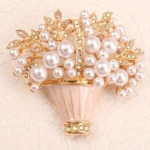 NEW Vintage Style Pearl Bouquet Brooch Gold Tone Rhinestone Floral Basket Pin